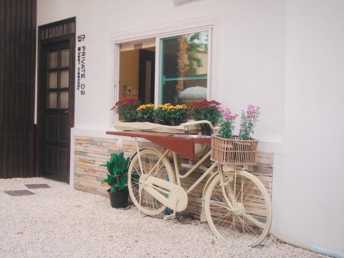 Baan Weekday Private 02 Hotel Chiang Mai Exterior photo